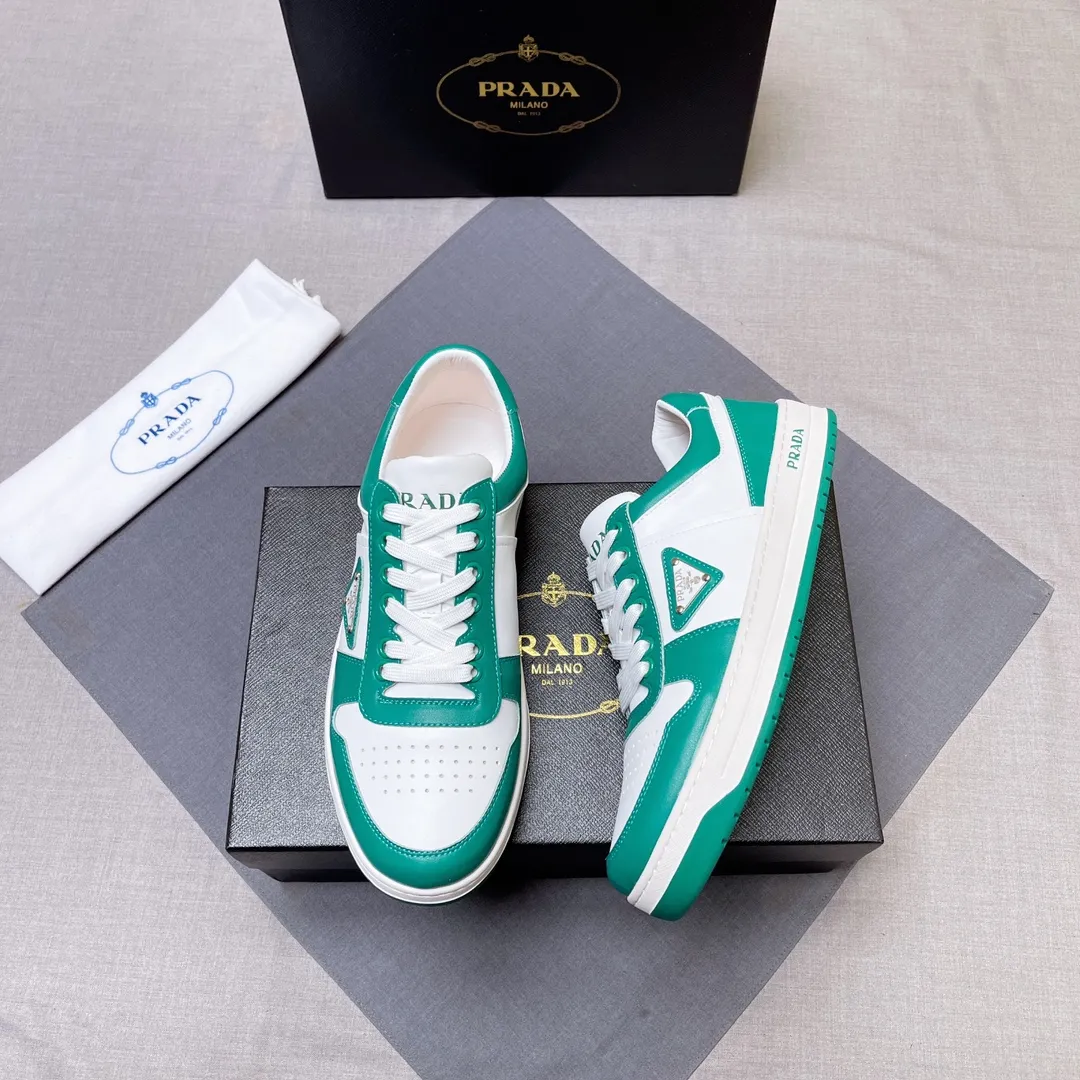 P380 Prada Prada's new men's leather sneakers, the highest version on the market, any comparison is welcome🆚! The original leather has excellent texture and is super high-end! Fetal sheep net lining imported from Italy, removable pad! Luxurious materials and fine workmanship, highly recommended! Code number 38-45 No. 058